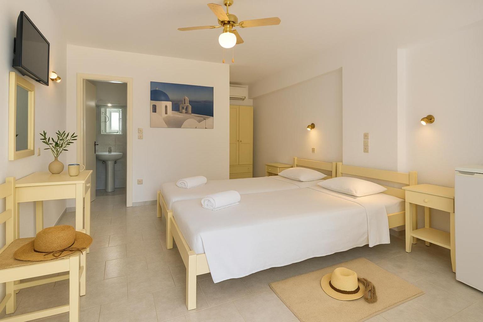 Beachfront Bocamviglies Rooms - Naoussa Bespoke View Exteriör bild